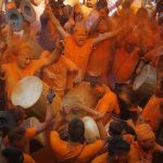 Sindur Jatra – spalvos, muzika ir palaiminimai. Kartą per metus miestas tiesiog sprogsta gyvybe.